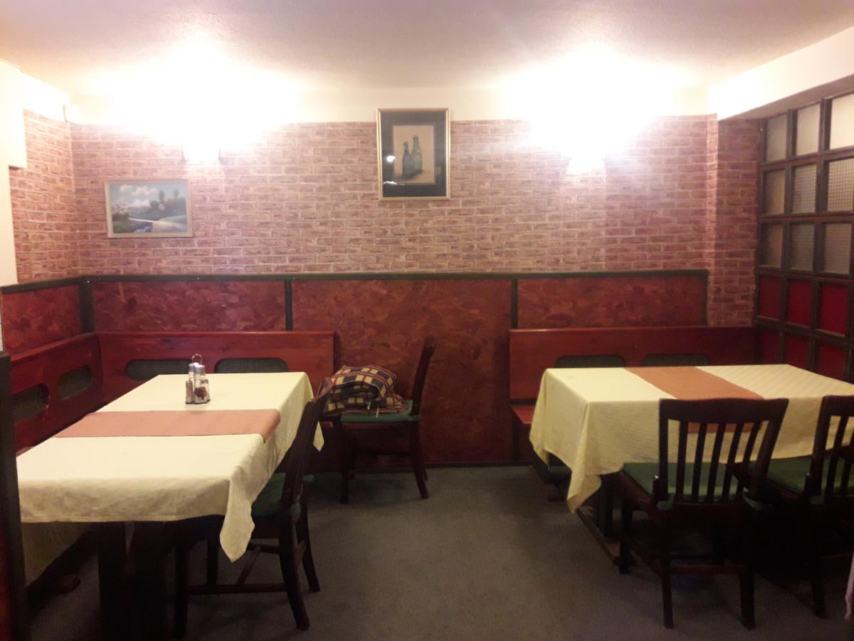 Tabasko Hostel Sofia Buitenkant foto